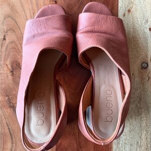 Bueno Women's Beige Leather Sandals